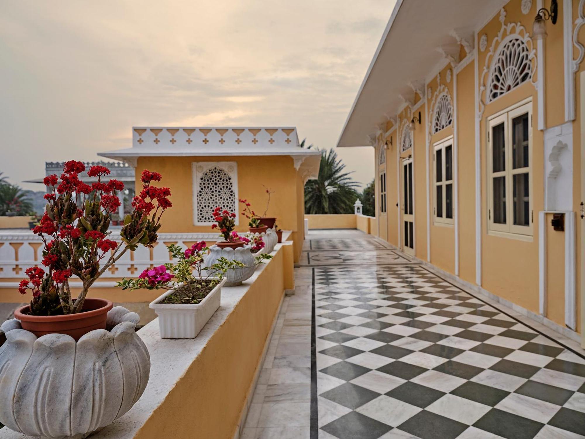 Отель Dev Shree Deogarh Devgarh  Экстерьер фото